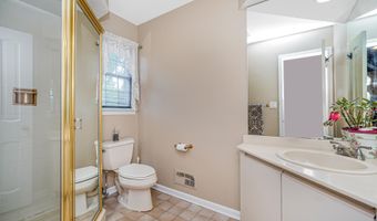 27 Southview Ter S, Middletown, NJ 07748