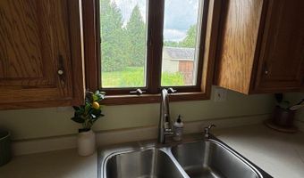 305 Lakeview Dr, Algoma, WI 54201