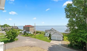 51 Burnett Rd, Warwick, RI 02889