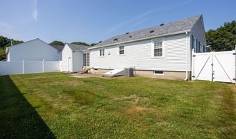 63 Ferncliff Ave, North Providence, RI 02911