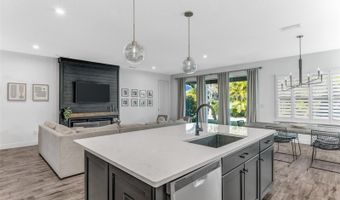 5905 SILVER SUN Dr, Apollo Beach, FL 33572