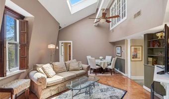 6 Howe Ave 8, Newport, RI 02840