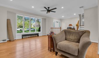 42 Crest Dr, Basking Ridge, NJ 07920