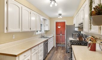 13063 BROOKSIDE Dr, Aurora, OR 97002