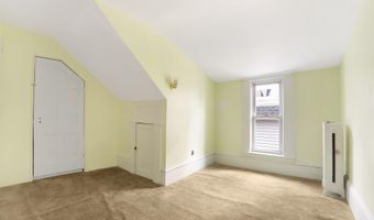 819 KENNEDY Blvd, Bayonne, NJ 07002