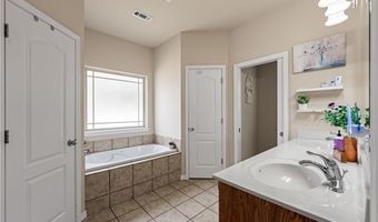422 Hidden Oaks Rd, Alma, AR 72921