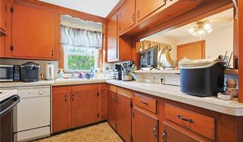 35 N Long St, Johnston, RI 02919