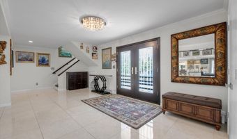 10 Macy Dr, Hewlett Bay Park, NY 11557