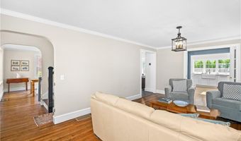 24 Huntington Dr, East Providence, RI 02916