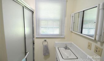 1108 Pine Hill Rd, Asheboro, NC 27205