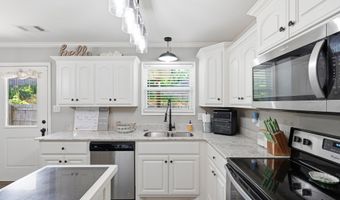 1135 J W Cv, Benton, AR 72019