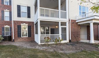 922 W Summerfield Glen Cir, Ann Arbor, MI 48103