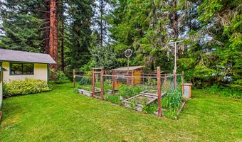 402 Tanglewood Rd, Arcata, CA 95521