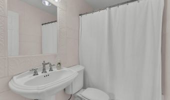 34 Serpentine Dr, Atlantic Highlands, NJ 07716