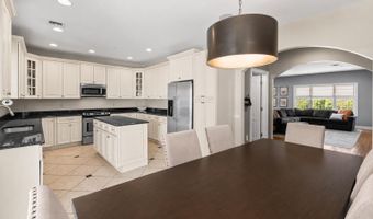 31 White Oak Ln, Aberdeen, NJ 07747