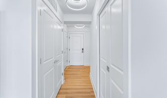 701 N HENRY St 204, Alexandria, VA 22314