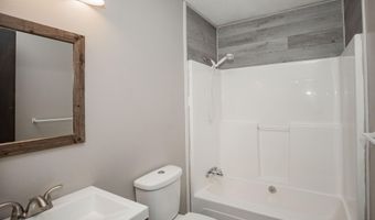 4825 Sycamore St, Aldrich, MO 65601