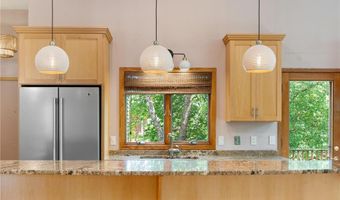 2006 11th Ave NE, Austin, MN 55912