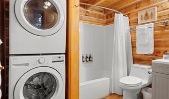 10510 Deer Dr, Birdseye, IN 47513