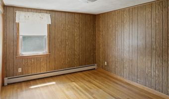 28 City View Pkwy, Johnston, RI 02919
