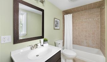 40 Prospect Ave C3, Narragansett, RI 02882