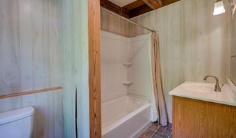 2 Hill Rd, Chatham, NH 03813