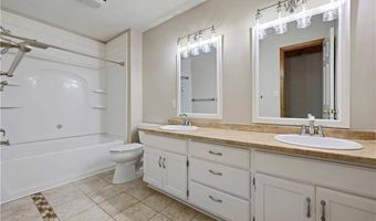 17713 157th Ter, Basehor, KS 66012