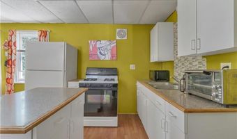 19 Hardwick St, Cumberland, RI 02864