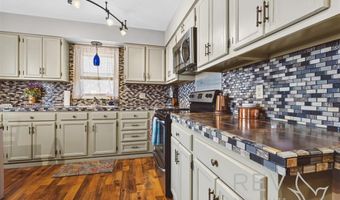 302 W Rocky Rd, Cody, WY 82414