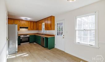 135 Longbranch Ct, Athens, GA 30605