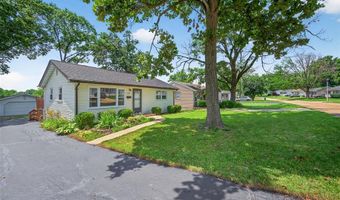 340 Hillcrest Blvd, Ballwin, MO 63021
