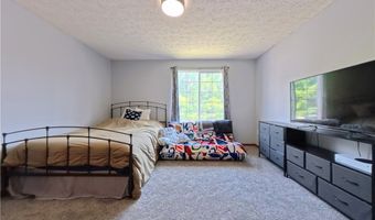 1271 Oxford Cir, Akron, OH 44312