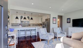 18 Sylvan Ter, Newport, RI 02840