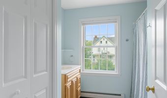 211 Oak St, Bath, ME 04530
