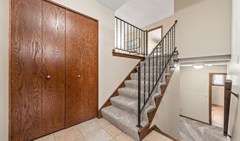 1088 Whitney Dr, Apple Valley, MN 55124