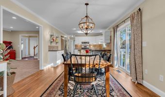 65 Serpentine Dr, Bayville, NJ 08721