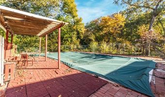 584 Division Rd, East Greenwich, RI 02818