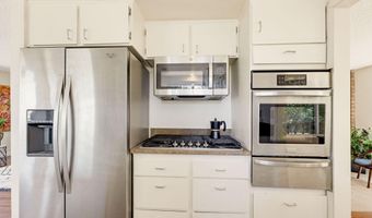 1105 Ivy Ln, Ashland, OR 97520