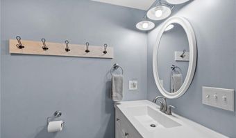 546 Lakeshore Cir, Annandale, MN 55302