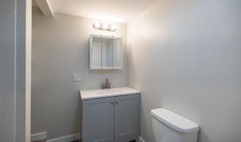 27 Flanders St, Auburn, ME 04210