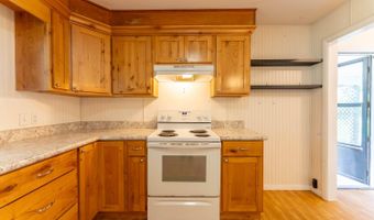 301 Hall St, Alton, MO 65606