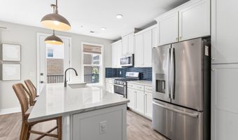 20801 LAMLASH Ter, Ashburn, VA 20147