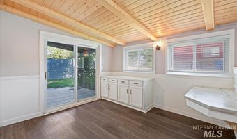 7566 S Valley Heights Dr, Boise, ID 83709