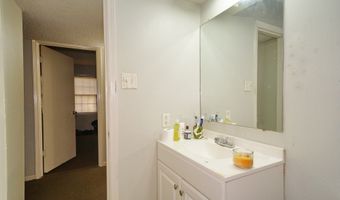 607 Eugemar Dr, Albany, GA 31707