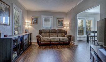 1327 N HARRIMAN St, Appleton, WI 54911