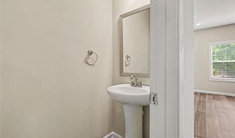 132 Auburn Crossing Dr, Auburn, GA 30011