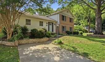 6812 LAMP POST Ln, Alexandria, VA 22306