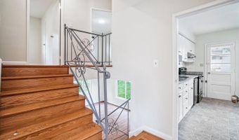 4503 TRAYMORE St, Bethesda, MD 20814
