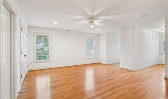 5704 MAIDEN Ln, Bethesda, MD 20817