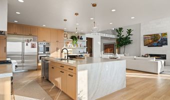 348 E HIDDEN LAKE Dr, Bountiful, UT 84010